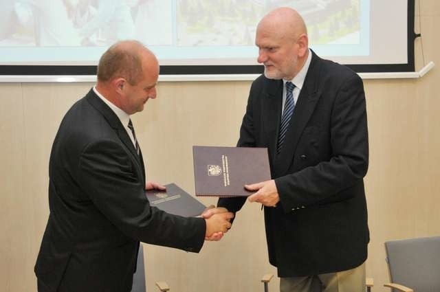 Porozumienie ws. rozbudowy szpitala podpisali wczoraj marszałek Piotr Całbecki i prezydent Michał Zaleski