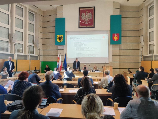 Społecznicy złożyli wniosek o wygaszenie mandatu wiceprzewodniczącego Rady Miasta Gdyni.