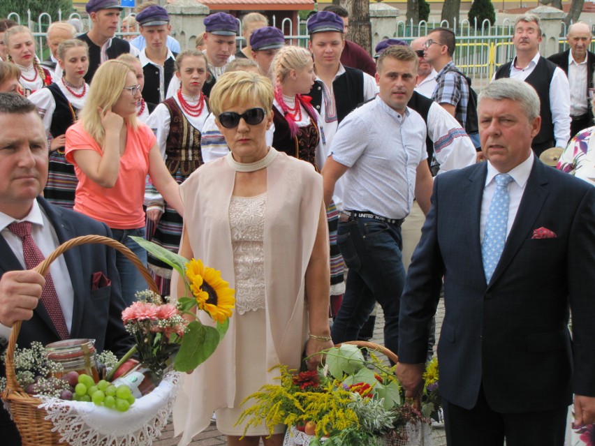 Nowe Piekuty. Dożynki gminne 2018. Mieszkańcy znów podziękowali za dobre plony [ZDJĘCIA, WIDEO]