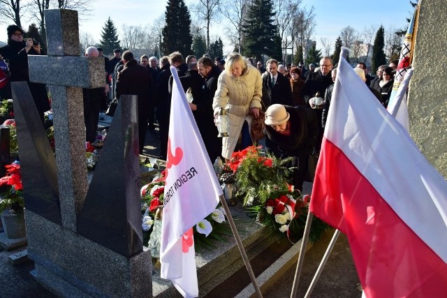 W niedzielę odbyły się uroczystości upamiętniające 32. rocznicę śmierci Piotra Bartoszcze oraz 35. rocznicę walki o godność polskiej wsi i rejestrację NSZZ RI "Solidarność".