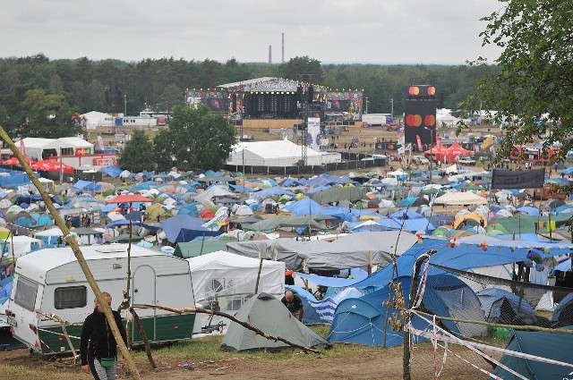 Zwłoki mężczyzny znaleziono w jednym z namiotów na festiwalowym polu.