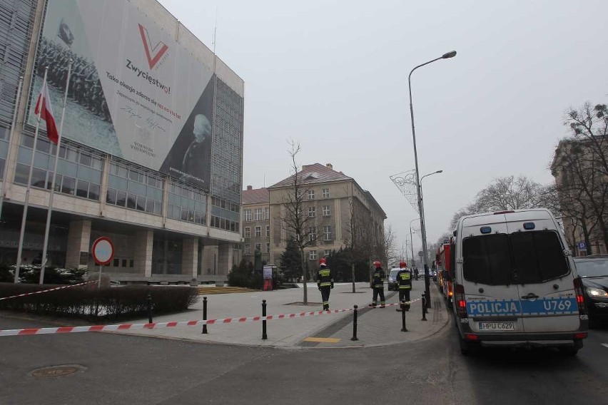 Ewakuacja budynku Urzędu Wojewódzkiego w Poznaniu...