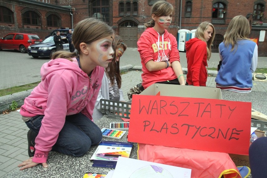 Wrocław: na Nadodrzu międzynarodowe ekipy toczą piłkarski pojedynek (ZDJĘCIA)