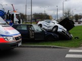 Groźny wypadek na skrzyżowaniu Broniewskiego z Szosą Okrężną [zdjęcia, wideo]