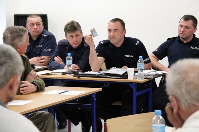 Spotkanie dzielnicowych z mieszkańcami Mydlic Południowych