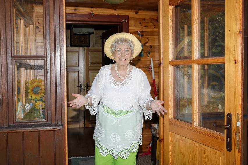 Emilia Krakowska, mimo ukończenia 83 lat, wciąż jest aktywna...