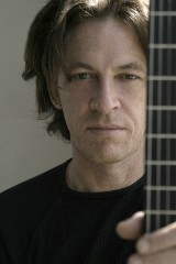 Gitarzysta Stinga wystąpi w Kielcach