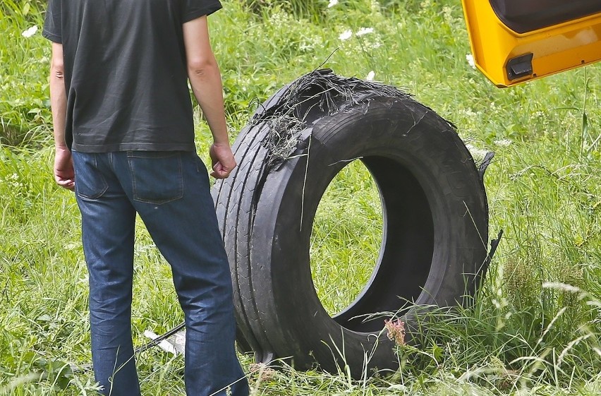 Karambol na A4 przy węźle Bielany. Potężne utrudnienia po zderzeniu ciężarówki i 3 aut osobowych