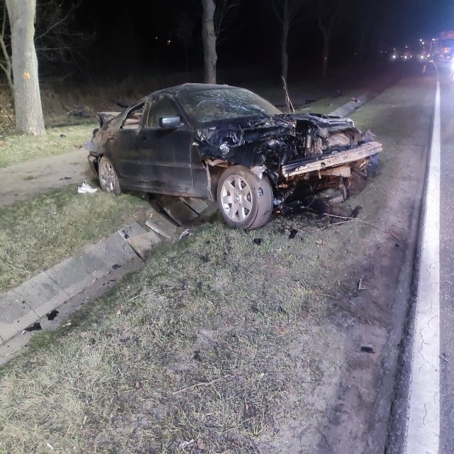 W okolicach Marcinowic pod Krosnem Odrzańskim doszło do poważnego wypadku, który ostatecznie zakwalifikowano jako śmiertelny. Jedna z osób zmarła w szpitalu.