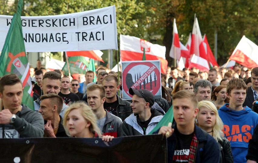 "Szczecin wolny od islamu". Protest przeciw imigrantom [wideo]