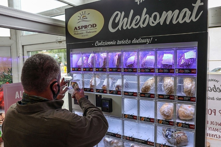 Pierwsze chlebomaty w Szczecinie, czyli nowy sposób kupna pieczywa