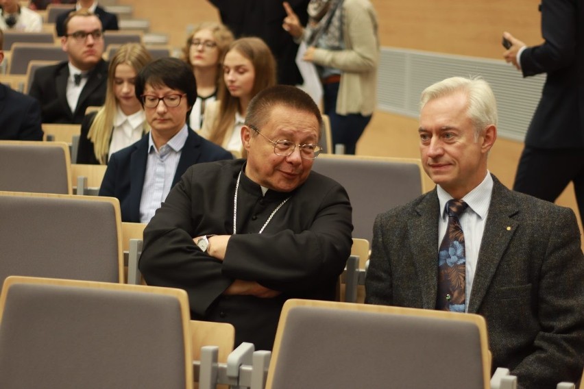 Uroczysta inauguracja nowego roku akademickiego na Uniwersytecie Łódzkim. Studenci od jutra ruszają na zajęcia!