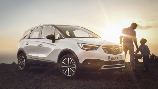 Opel Crossland X Producent nie podaje informacji na temat zastosowanych jednostek napędowych. Wiadomo jedynie, że oprócz silników benzynowych i wysokoprężnych w ofercie pojawi się fabryczny wariant przystosowany do zasilania LPG. Fot. Opel