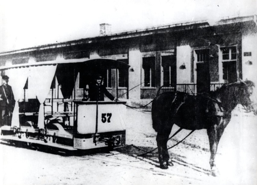 Pierwszy konny tramwaj rusza na trasę dokładnie 18 maja 1888...