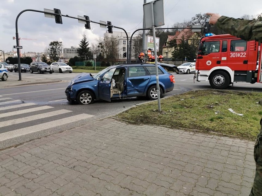 Około godziny 13 na placu Poznańskim w Bydgoszczy doszło do...