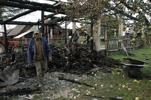 Kilka pożarów wybuchło na posesji, gdzie mieszkał oskarżony