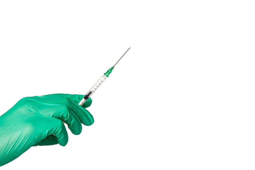 Biała księga promująca szczepienia na COVID-19. Przekona antyszczepionkowców?