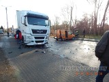 Groźne zderzenia w Brzezinach, jedna osoba została ranna [zdjęcia]