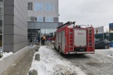 Rozlano kwas masłowy w wieżowcu na Winogradach? Strażacy ewakuowali 20 osób. To kolejne podobne zdarzenie w ostatnich dniach