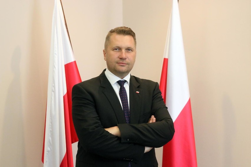 Minister Przemysław Czarnek ogłasza program wsparcia...