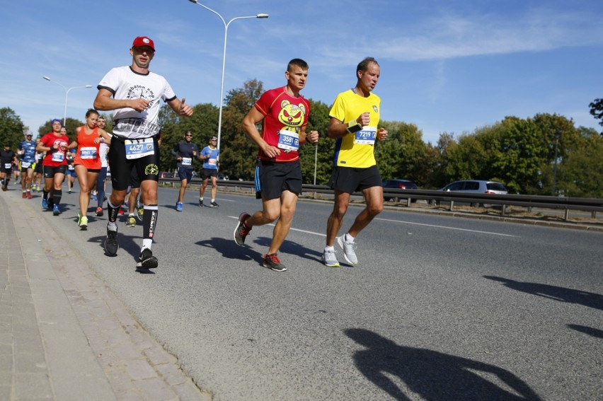 Uczestnicy Maratonu Warszawskiego 2018. Więcej zdjęć...