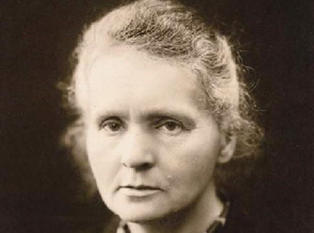 Maria Sklodowska-Curie otrzymała dwukrotnie nagrodę Nobla. W dwóch różnych dziedzinach. Żadnej kobiecie nie udało się to co Marii Sklodowskiej-Curie.