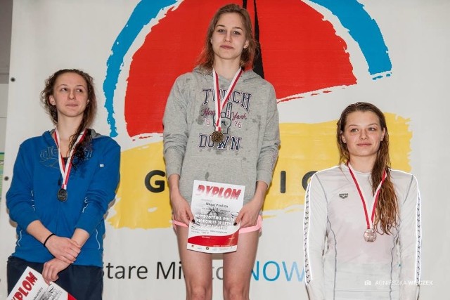 Paulina Nogaj (w środku) mistrzyni Polski.