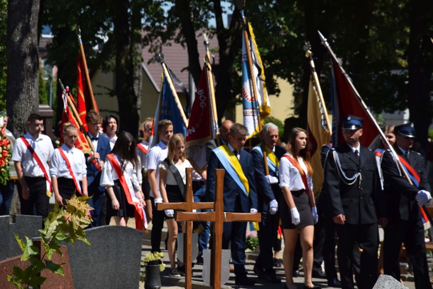 Pogrzeb Piotra Sollocha, byłego burmistrza Krapkowic. Żegnały go tłumy mieszkańców 