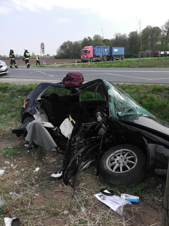 Trzy osoby ranne w wypadku na drodze Wrocław - Strzelin