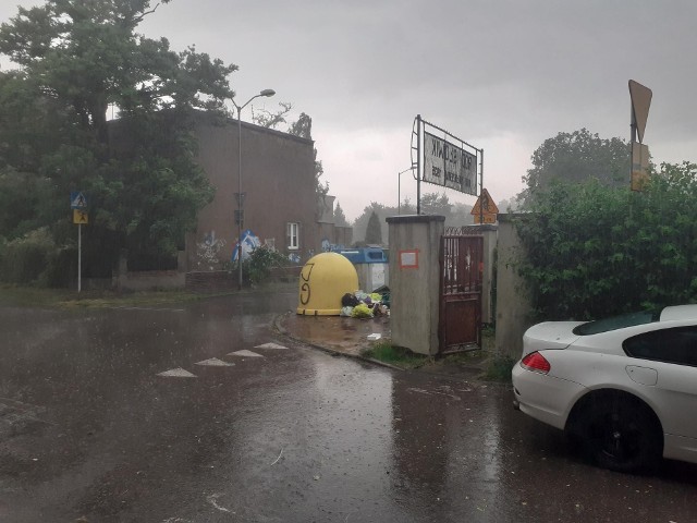 Siemianowice-Śląskie w deszczu. Zobacz więcej zdjęć >>>