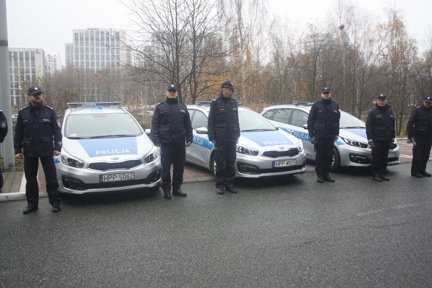 Policjanci dostali nowe radiowozy