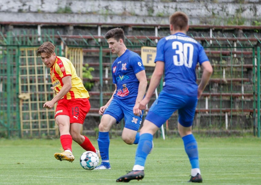 3 liga. Korona II Kielce - Wisła Sandomierz 2:0. Drużyna kielecka zachowała szanse na utrzymanie (ZDJĘCIA)