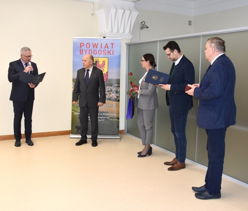 Minister kultury docenił twórców z powiatu bydgoskiego....