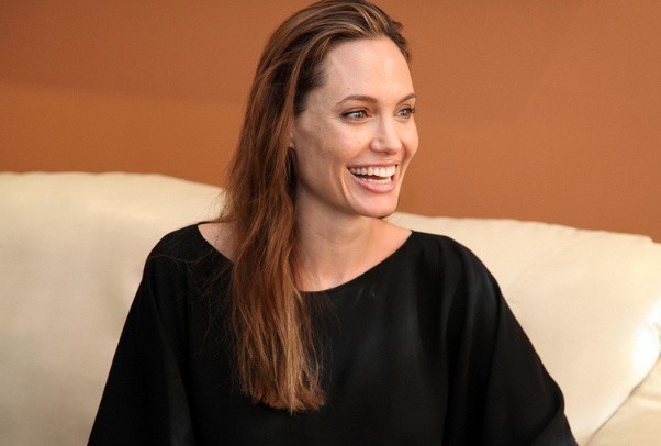 Angelina Jolie ze względu na genetyczne obciążenie rakiem...