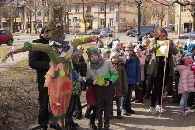 Dzieci z Łęczycy mocno hałaśliwie wypędzały zimę!