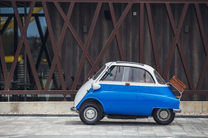 MISTRZOWIE MOTORYZACJI Jeden z najmniejszych samochodów na świecie - BMW Isetta 250. Lider w kategorii Bryka Roku!