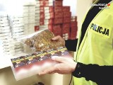 Nielegalne papierosy i tytoń w Rudzie Śląskiej. Policjanci zabezpieczyli 8 kilogramów tytoniu i ponad 120 tysięcy papierosów