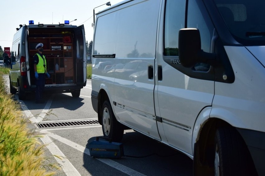 Akcja "Smog" na podkarpackich drogach. Policjanci sprawdzają pojazdy