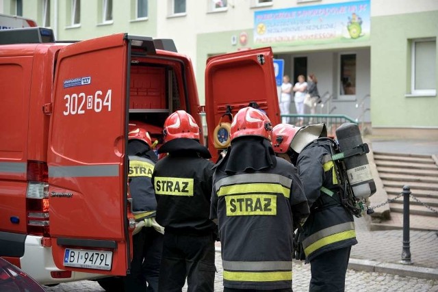 W akcji w Zespole Szkół w Ociążu brały udział cztery zastępy strażaków. Nikomu nic się nie stało.
