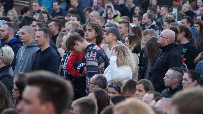 Rybnik oszalał! Dzikie tłumy na koncercie Miuosha i O.S.TR.