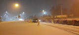 Uwaga kierowcy! Opady śniegu i śliskie drogi w Kielcach i powiecie kieleckim [ZDJĘCIA]