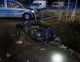 Wypadek motocykla z samochodem osobowym w Makowcu, w powiecie radomskim. Jedna osoba ranna w szpitalu