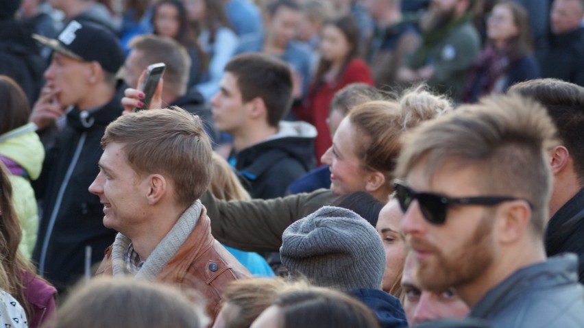 Rybnik oszalał! Dzikie tłumy na koncercie Miuosha i O.S.TR.