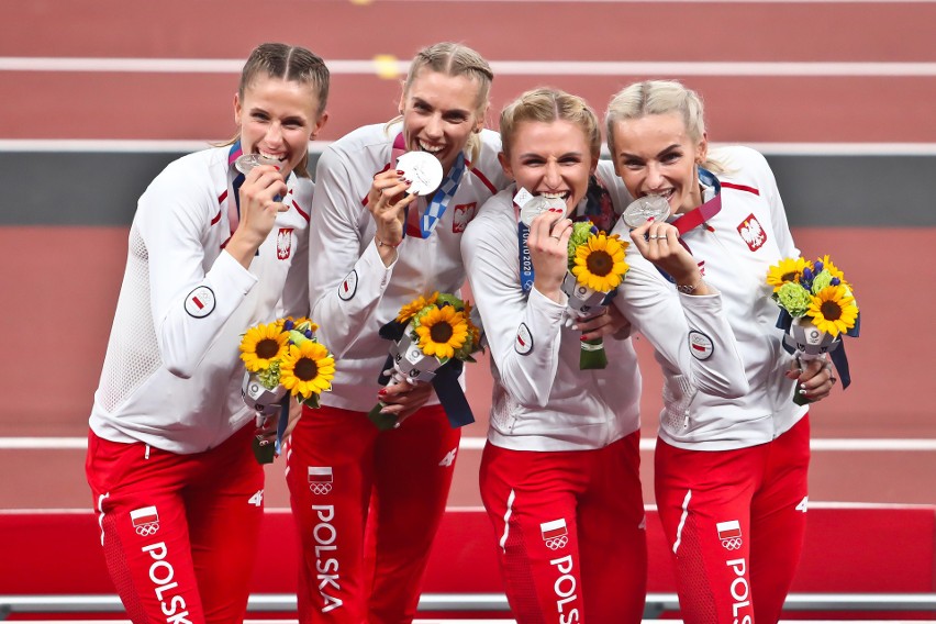 Polskie biegaczki w sztafecie 4x400 m zdobyły srebrny medal...
