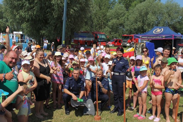 Akcja policji "Kręci mnie bezpieczeństwo nad wodą" nad Jeziorem Tarnobrzeskim.