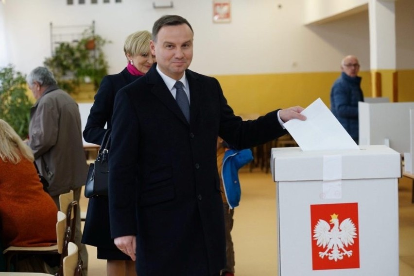 Wybory 2015. Prezydent Andrzej Duda głosował w Krakowie [ZDJĘCIA, WIDEO]