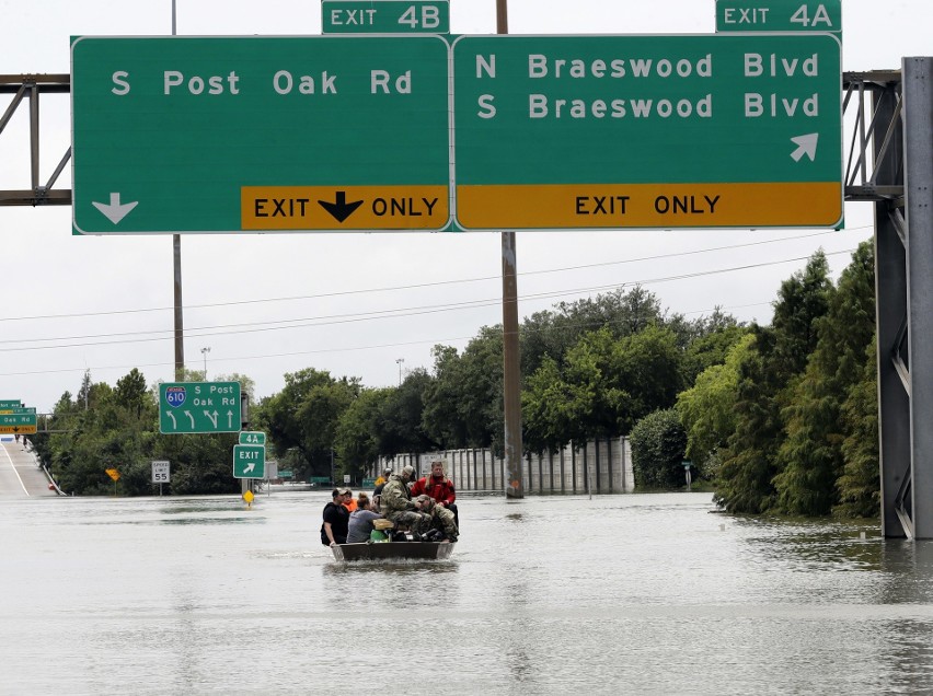 Zniszczenia po przejściu cyklonu Harvey w Houston