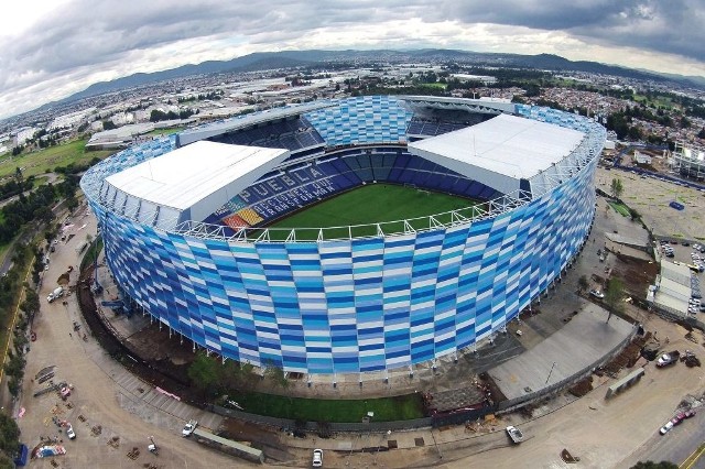 Estadio Cuauhtemoc. Puebla, Meksyk. Pojemność: 51 726.