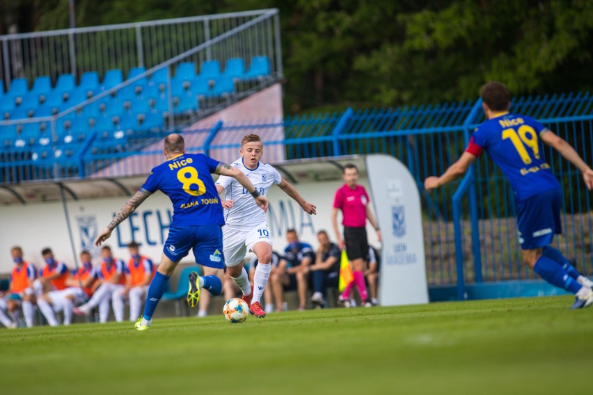 Mecz skończył się remisem 2:2 i rezerwy mogą żałować utraty...