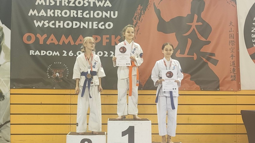 Intensywny czas Tarnobrzeskiego Klubu Oyama Karate. Dobre wyniki w Radomiu i Sandomierzu (ZDJĘCIA)